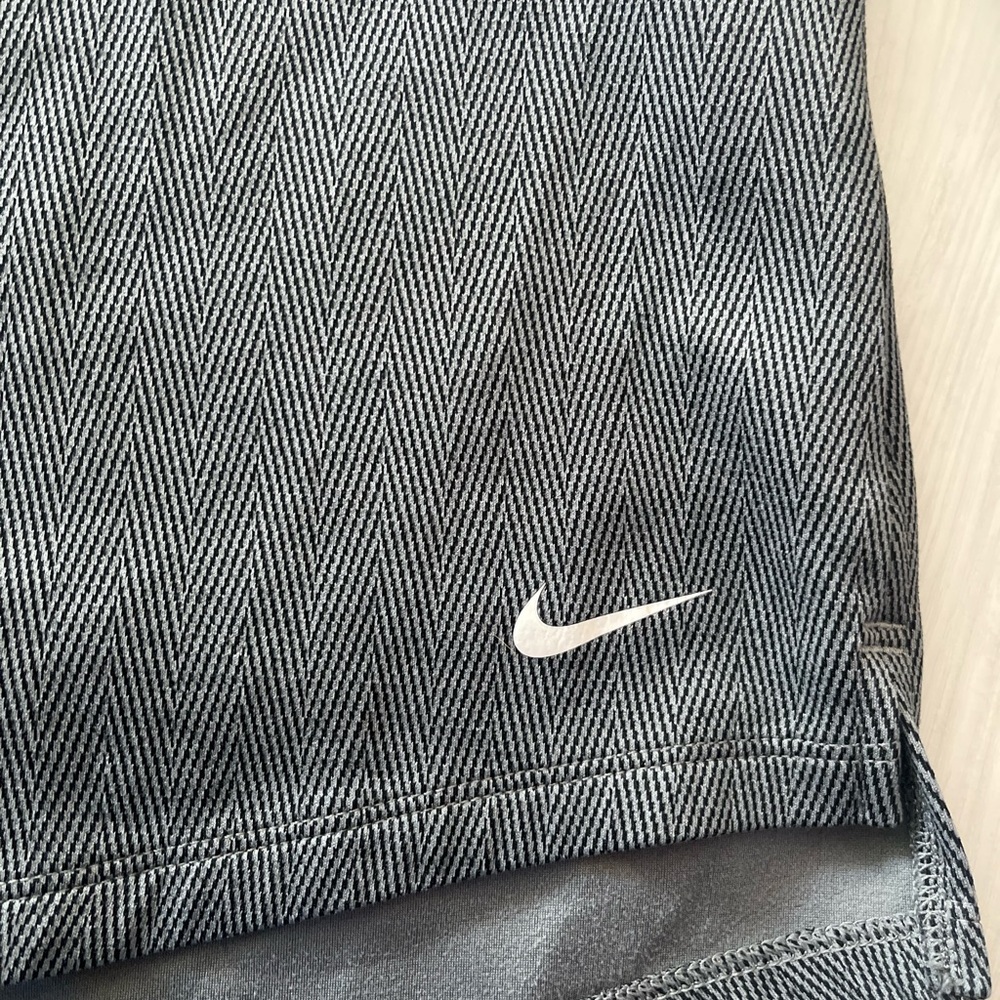 Nike Therma Fit Quarter Zip Gray Long Sleeve Pullover Women’s - Picture 3 of 7
